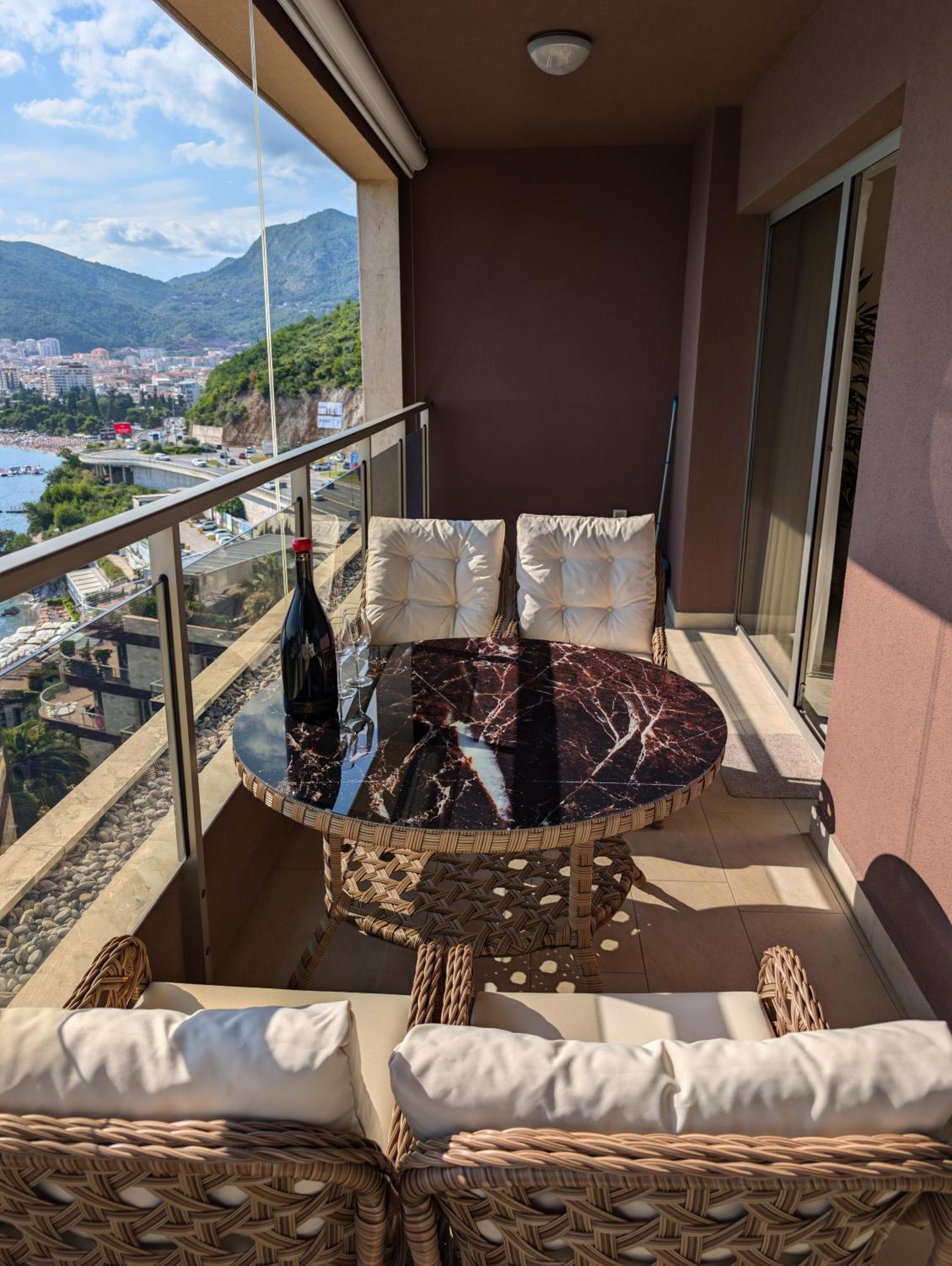 Lux Apartments Harmonia بودفا المظهر الخارجي الصورة